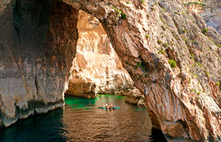 Tour de stand up paddle pela Blue Grotto